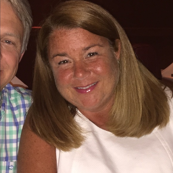 Meet your Posher, Laura - Picture 1 of 1